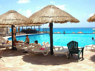 Aristos Cancun Plaza