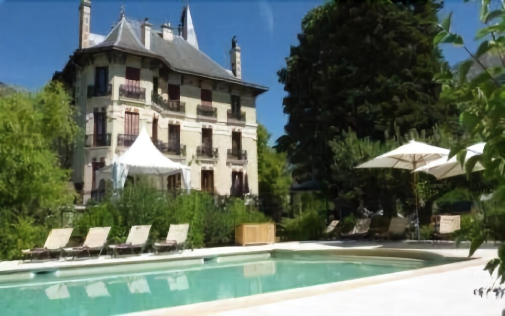 Villa Morelia — 4-Star Luxury Hotel in Jausiers, France