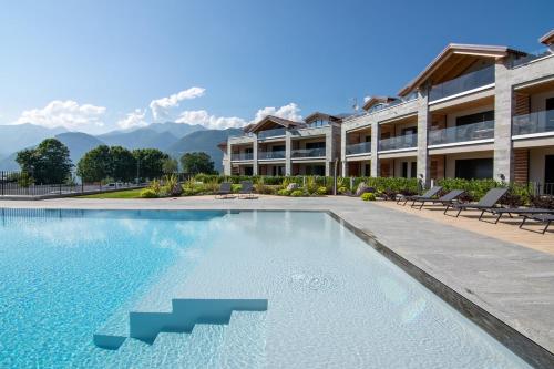 Lago Dorato Luxury Apartments Lake Como View — 4-Star Luxury Hotel in Colico Piano, Italy