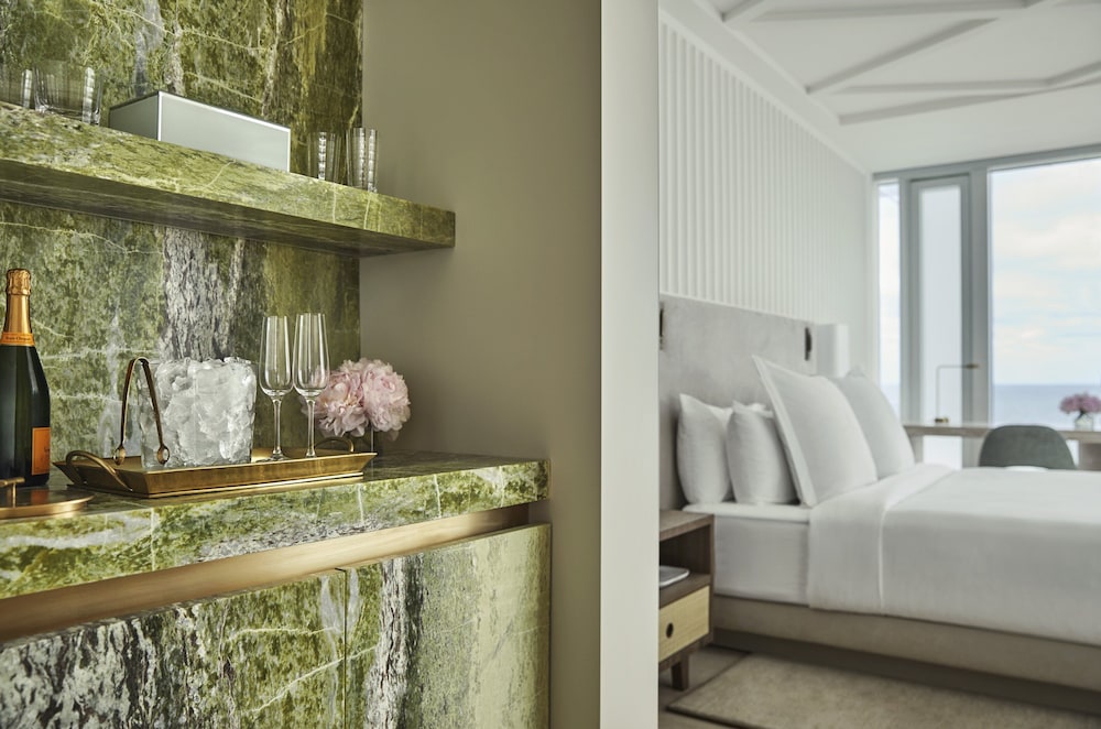 Four Seasons Hotel at The Surf Club - photo 44