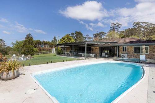 EKhaya The Barn — carbon neutral stay, Berry