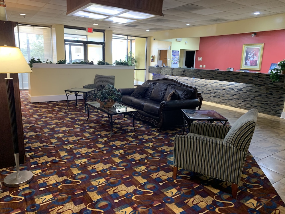 Americas Best Value Inn Forest - photo 4