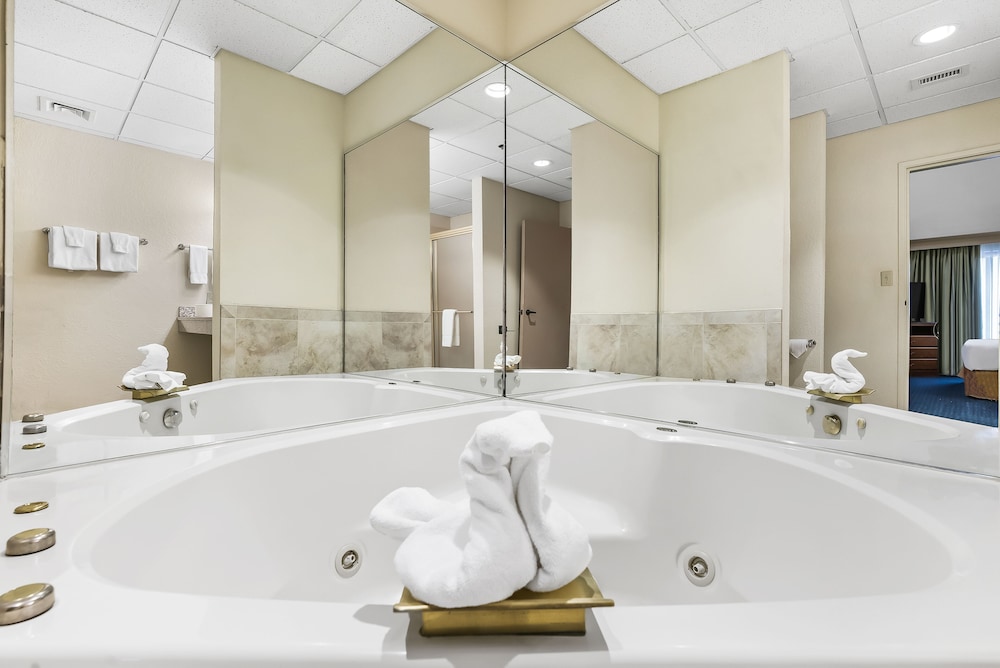 Thousand Hills Resort Hotel - photo 100