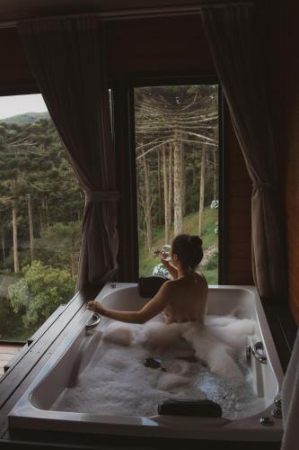 Cabana de Luxo Relicario com Banheira de Hidromassagem - last minute hotel in Unknown City