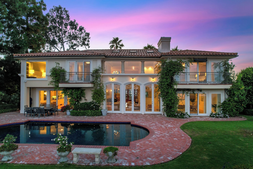 Savona Sanctuary Estate — 4-Star Luxury Hotel in Los Angeles, United States