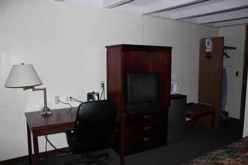 Executive Inn of Knoxville - photo 4