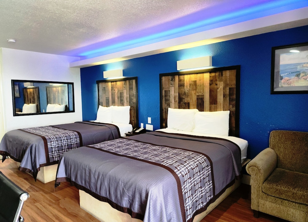 Express Inn Tomball - photo 11