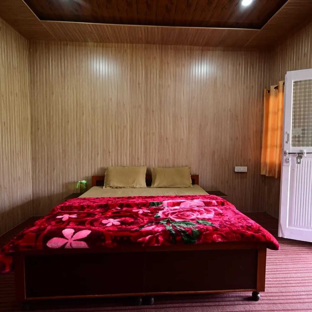 Castleton Casa — 4-Star Luxury Hotel in Kulu, India