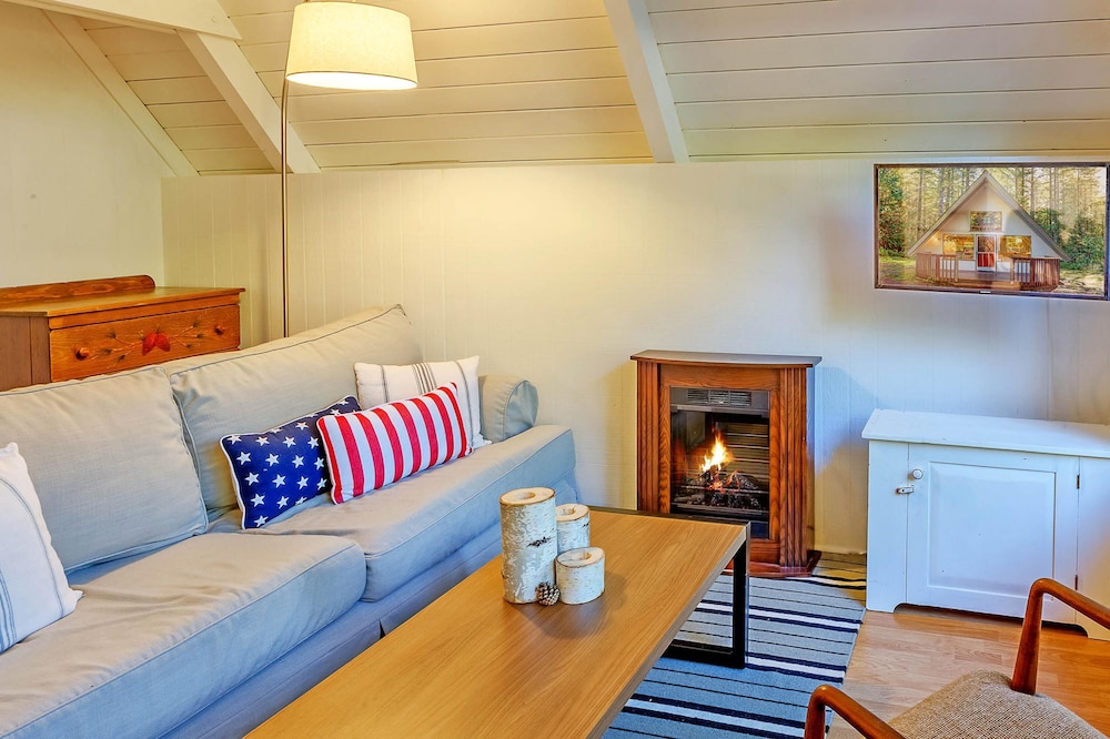 Jupiter Landing - carbon neutral hotel in Shelton