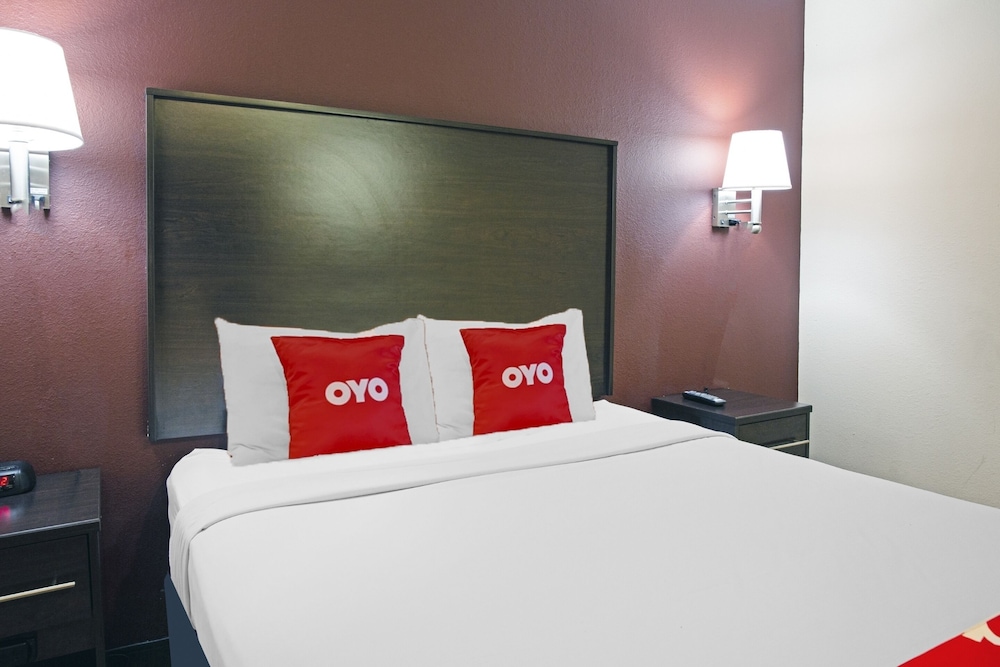 OYO Hotel McAllen Airport South - photo 17