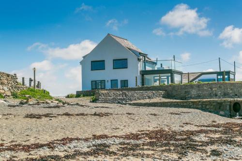 Dryll Y Gro — Llanfaethlu