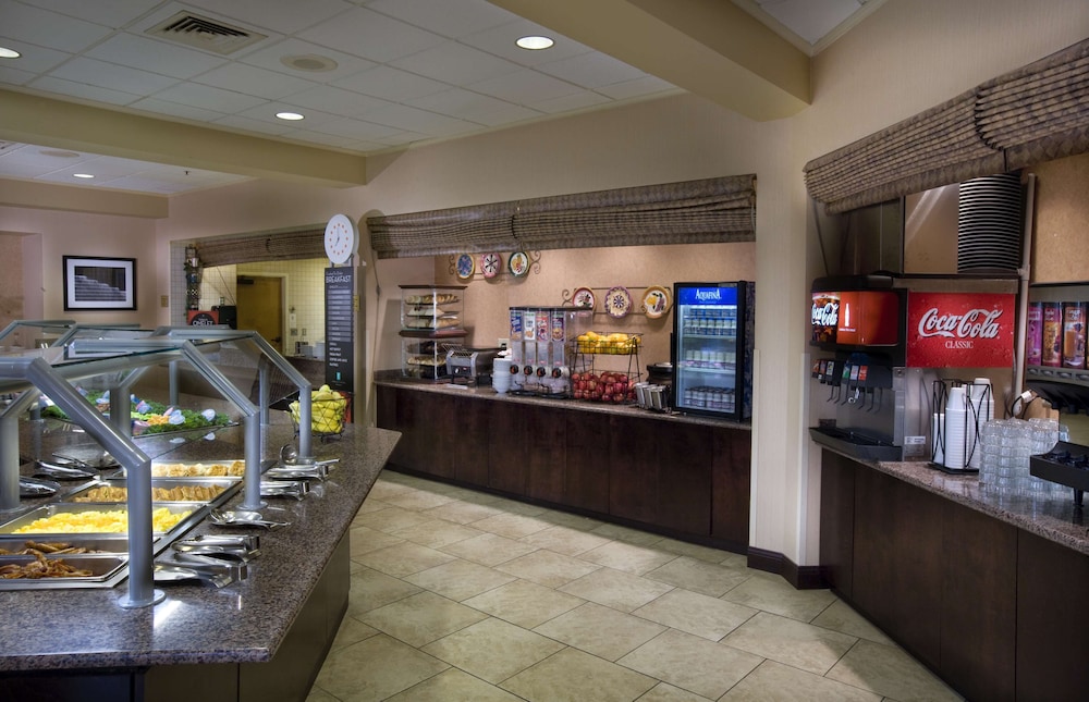Embassy Suites by Hilton Kansas City International Airport - photo 55