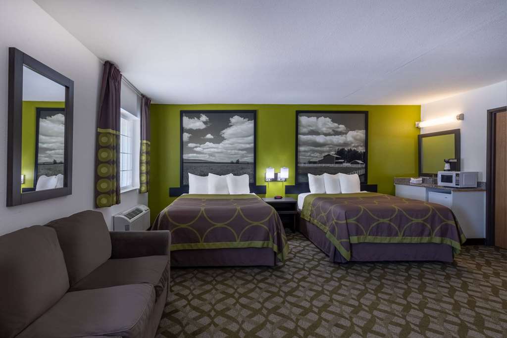 Super 8 by Wyndham De Soto - photo 28