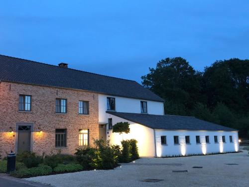 B & B De Romeinse Katzei — 4-Star Luxury Hotel in Borgloon, Belgium