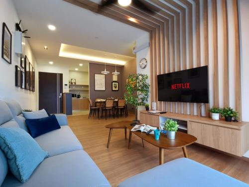 Artsy Homestay in JB Town Center Near FoodCourt Malls & Grocery — 4-Star Luxury Hotel in Johor Bahru, Malaysia
