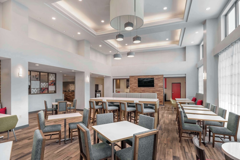 Hampton Inn & Suites Burlington NC - photo 46