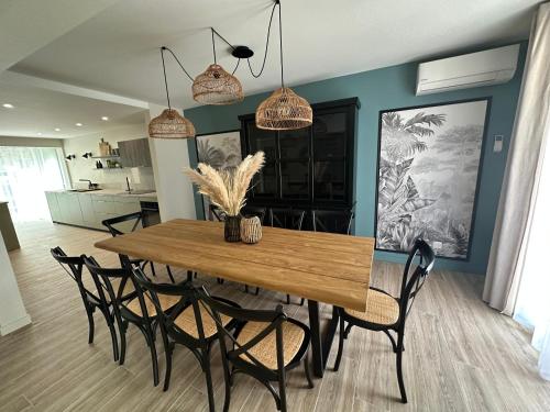 Maison rAcnovAce proche des plages — 4-Star Luxury Hotel in Sete, France