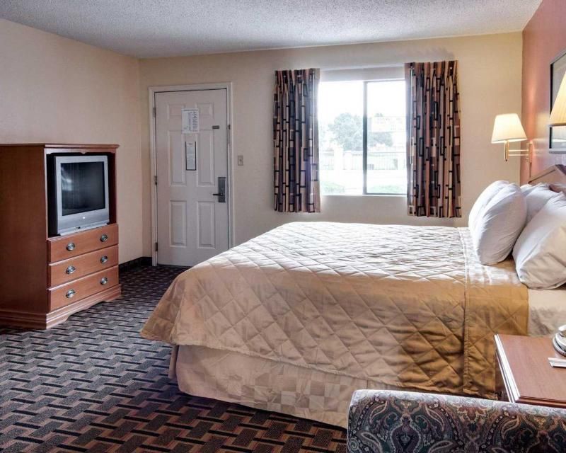 Motel 6 Texarkana - photo 24