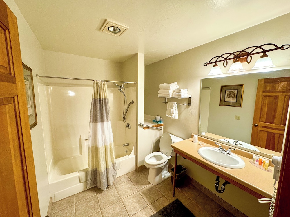 Settlement Courtyard Inn & Lavender Spa - photo 38
