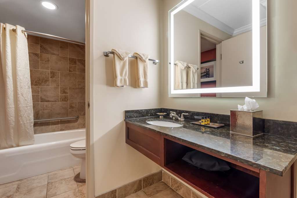 Best Western Plus White Bear Country Inn - photo 35