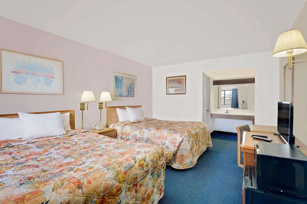 Days Inn & Suites by Wyndham Needles - photo 8