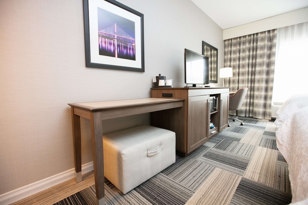 Hampton Inn Toledo Oregon - photo 11