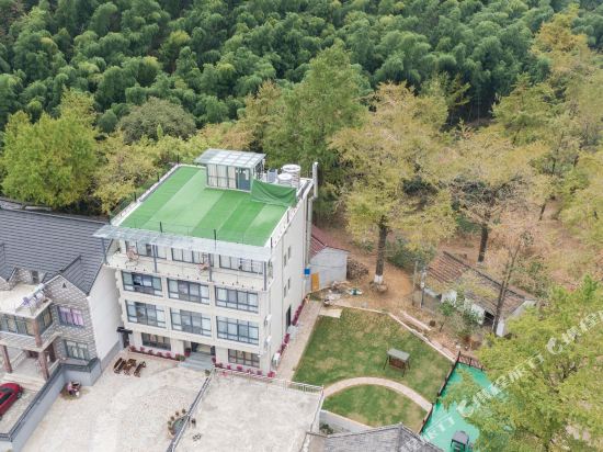 Ancient pine house - carbon neutral hotel in Unknown City