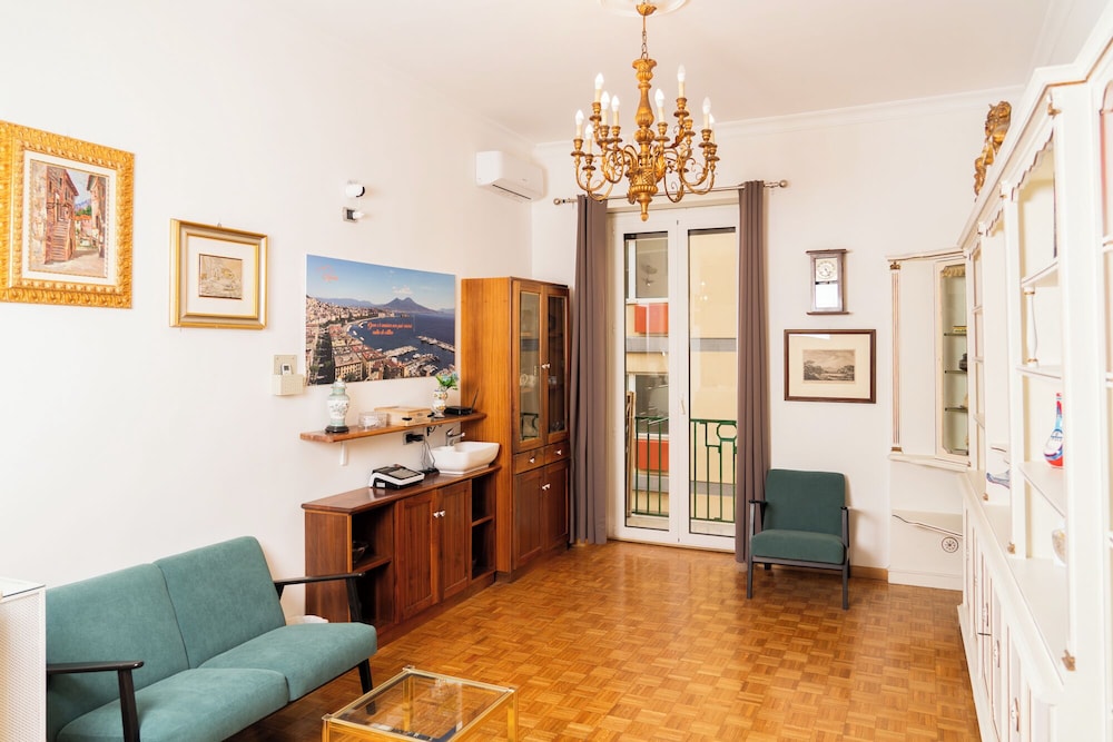 Suite Cervantes — 4-Star Luxury Hotel in Naples, Italy