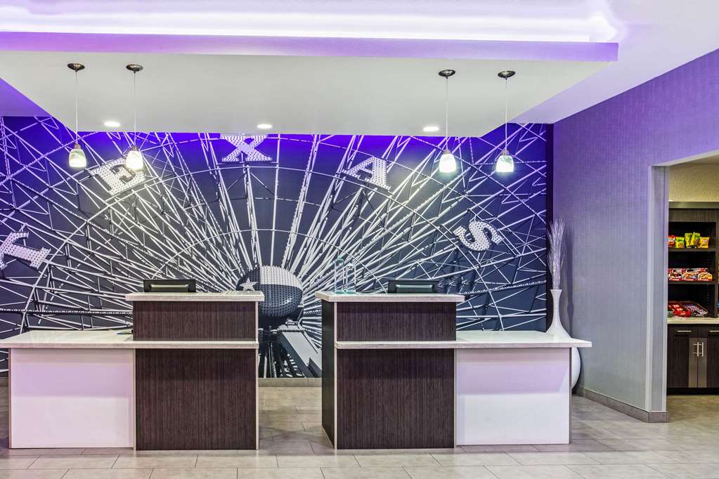 La Quinta Inn & Suites by Wyndham Lubbock South - photo 9