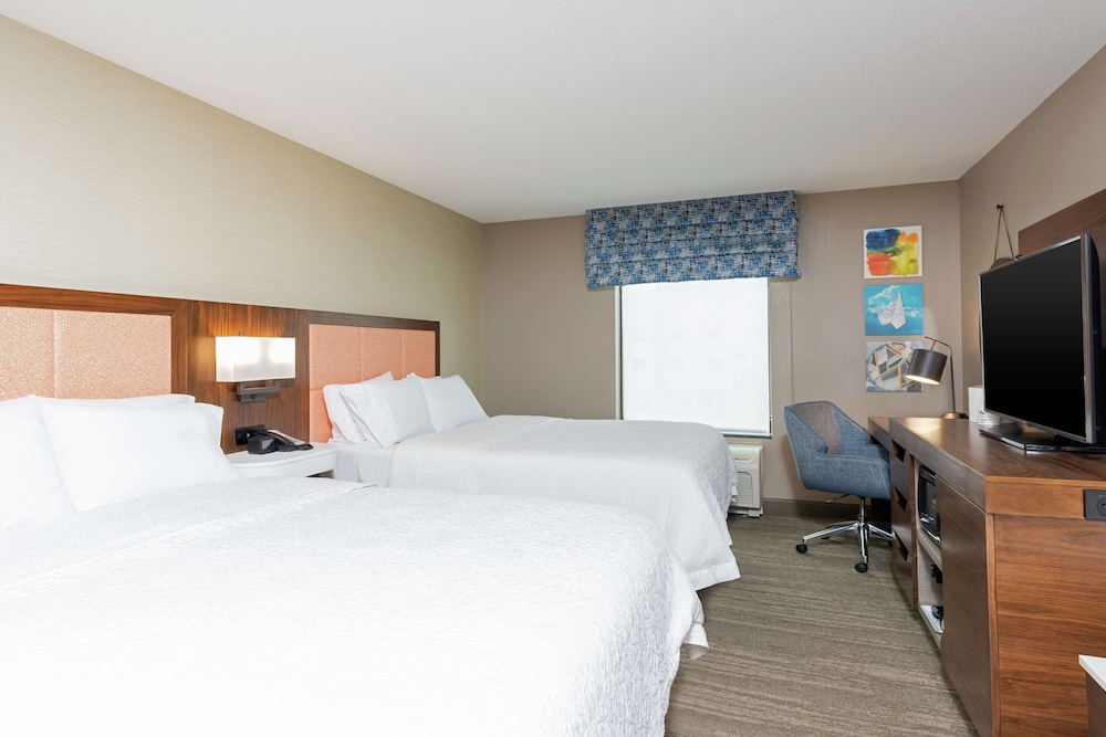 Hampton Inn & Suites Marshalltown - photo 14