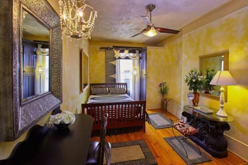 The International Cozy Inn - photo 10