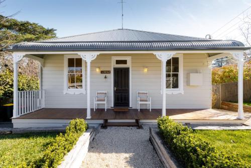 Hatton Ville Fireplace Village 5 Minutes Gardens in Leura, Australia