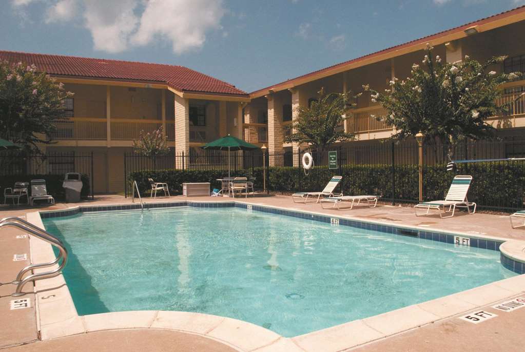 Baymont by Wyndham Houston La Porte - photo 6