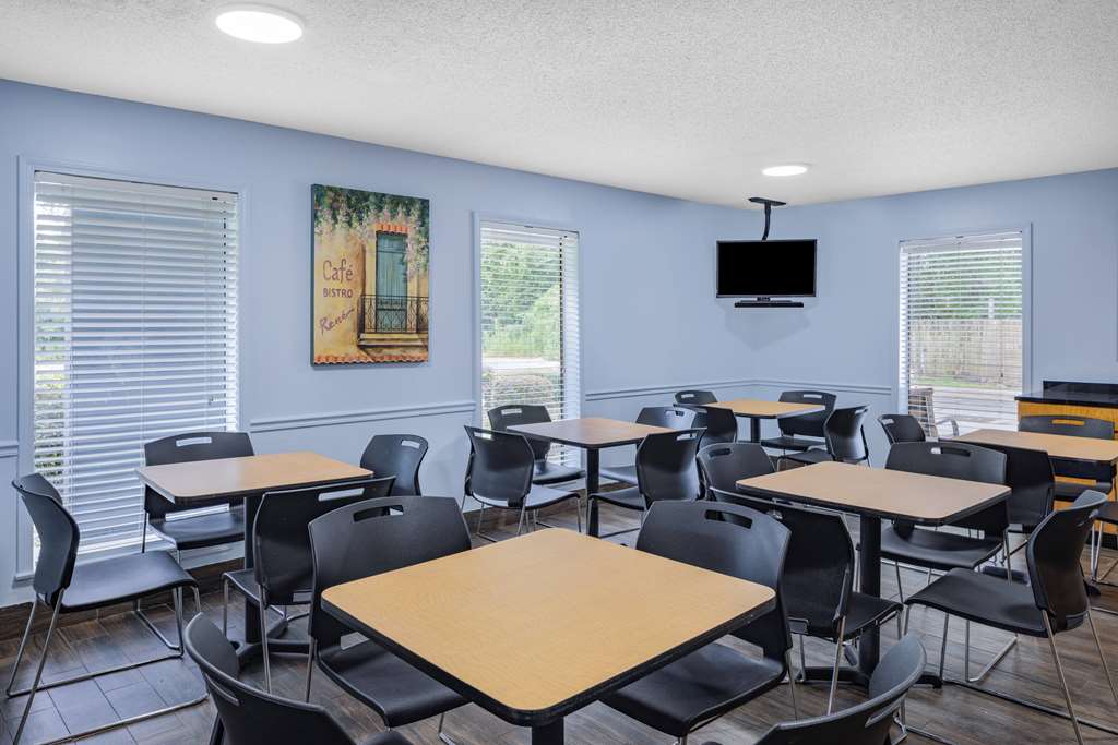Days Inn by Wyndham Pensacola I 10 - photo 6