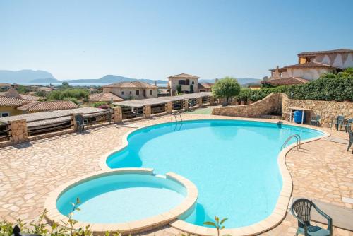 Sardegnaot vista mare piscina e spa in Olbia, Italy