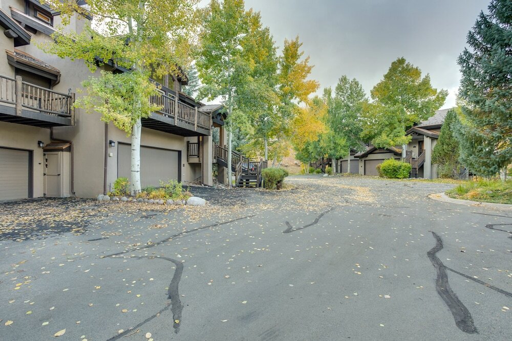1 Mi to Beaver Creek Resort Townhome with Hot Tub - photo 12