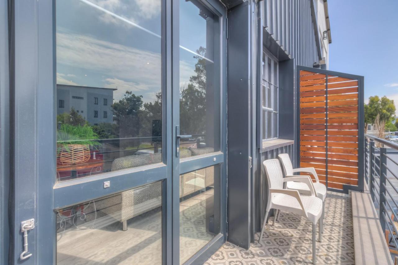 At Last - carbon neutral hotel in Oakland