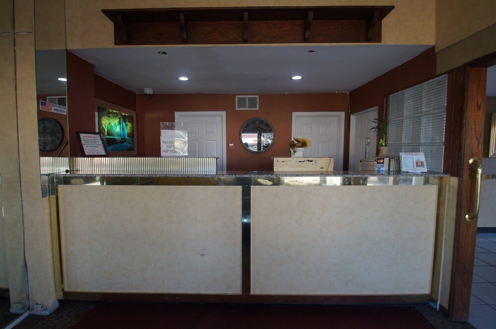 Civic Center Inn Santa Ana - photo 2