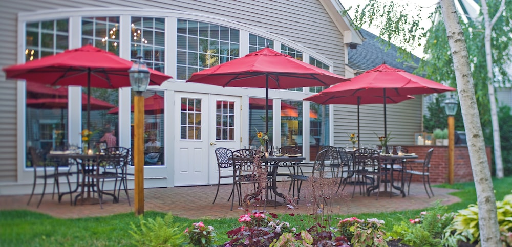 Green Mountain Suites Hotel - photo 10