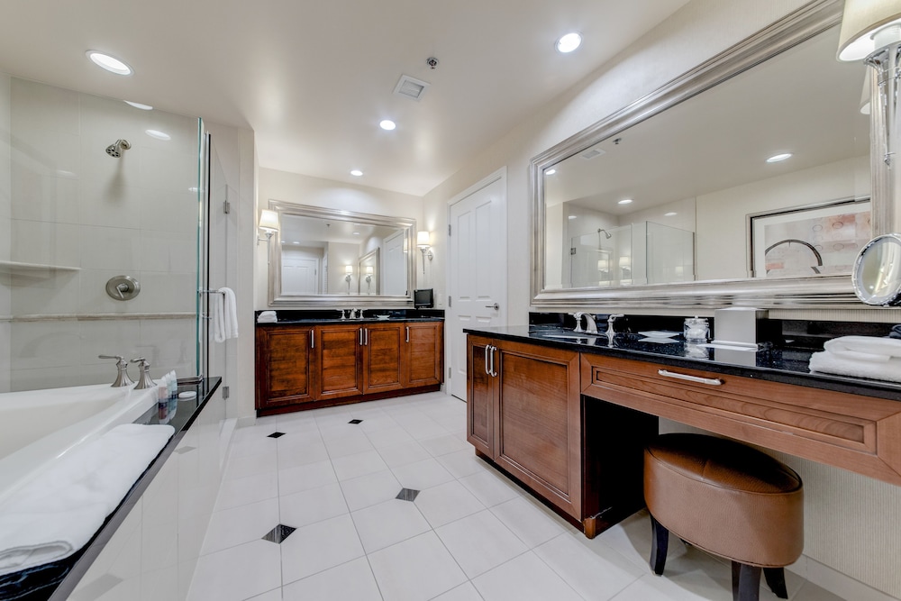 StripViewSuites at Signature - photo 183