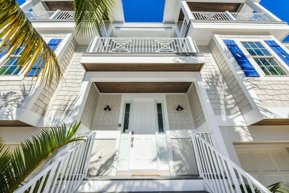 Malibu Beach - carbon neutral hotel in Holmes Beach