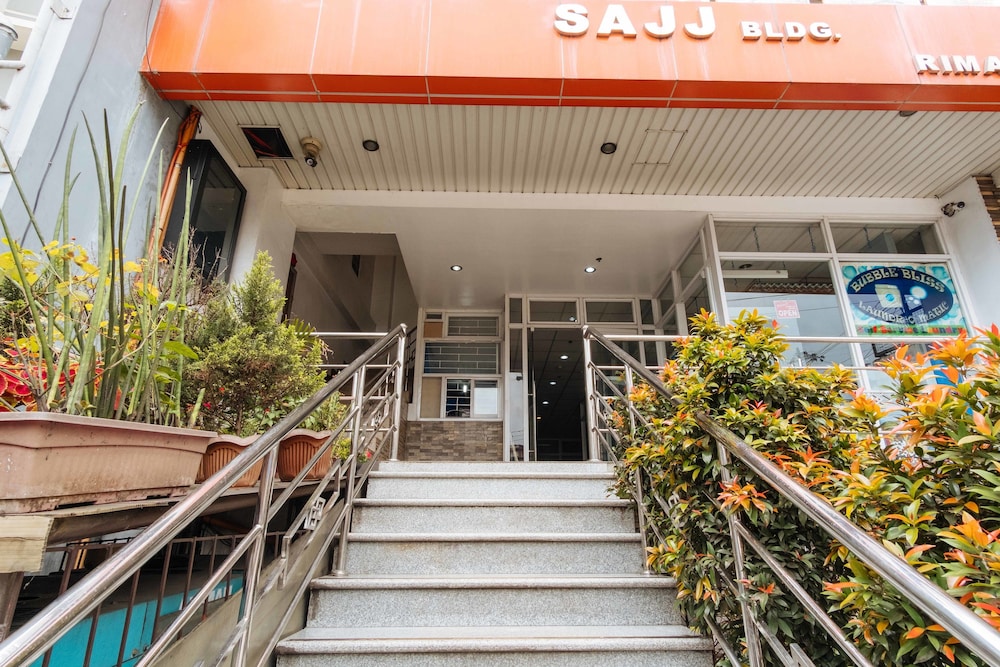 RedDoorz Plus @ Aurora Hill Baguio — hotel in Baguio