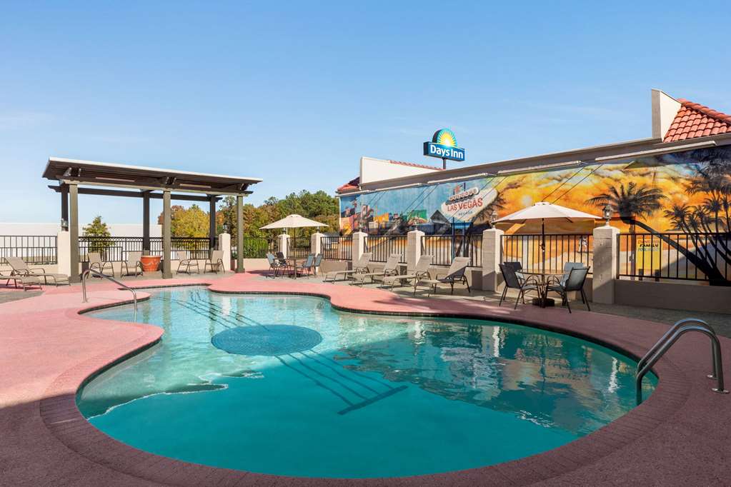 Days Inn by Wyndham Memphis at Graceland - photo 12