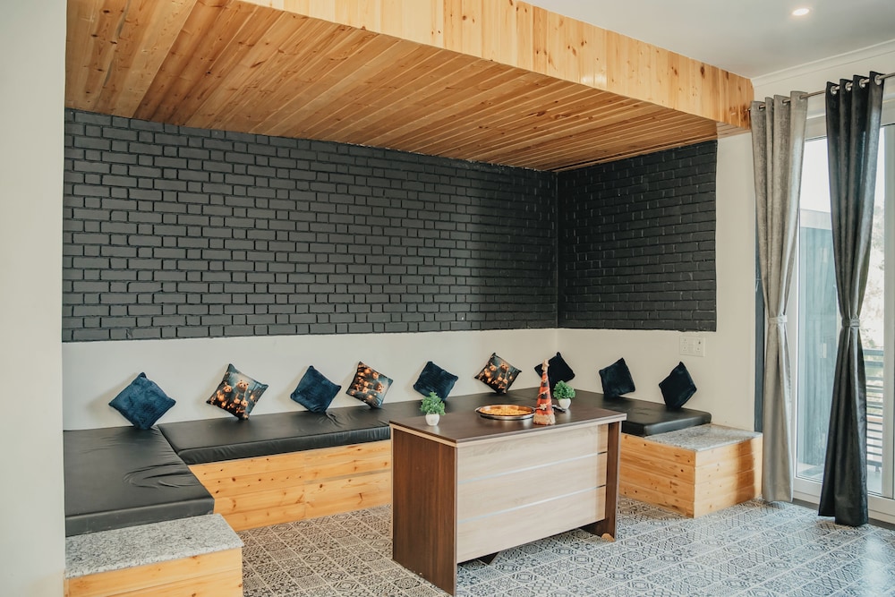 Blue Pine Pool - carbon neutral hotel in Naini Tal