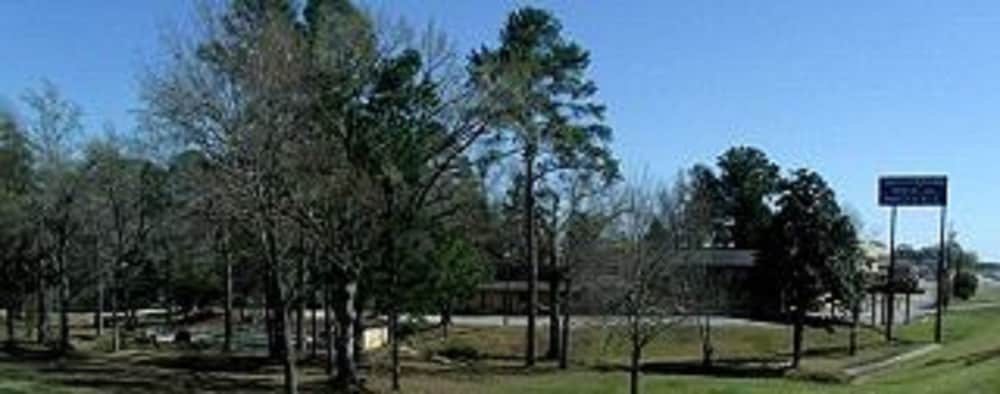 Woodlawn Hills Motel - photo 17