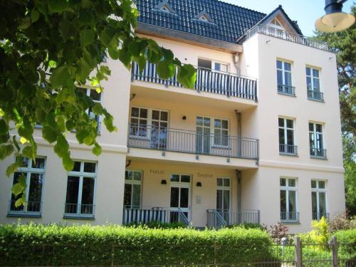 Haus Sabine Ferienwohnung Krist — 4-Star Luxury Hotel in Ahlbeck, Germany
