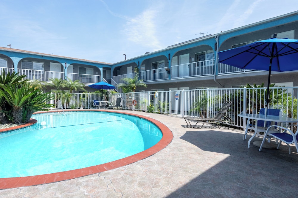 Hollywood City Inn - photo 48