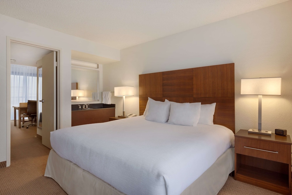 Embassy Suites Hotel Baton Rouge - photo 13