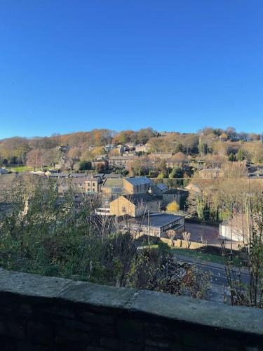 Brook Cottage — Holmfirth — photo 2