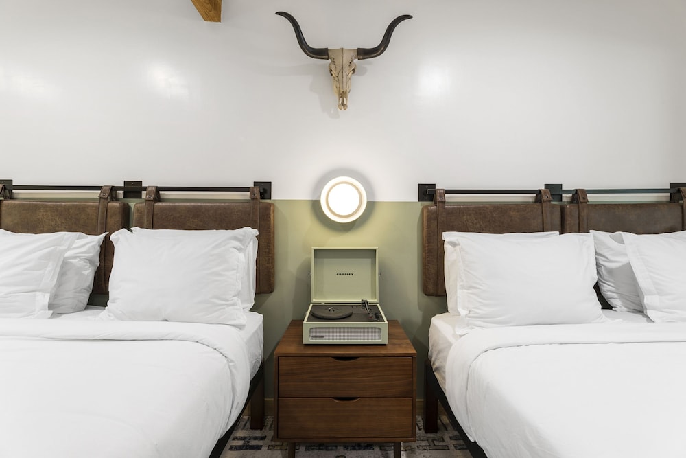 The Bygone Hotel - photo 9